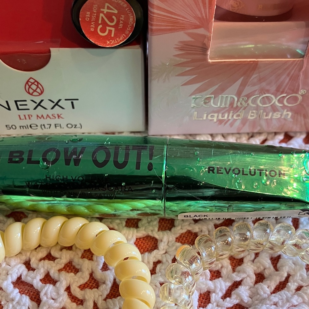 Nexx Lip Mask with Fun & Co Liquid Blush Set - Picture 3 of 5